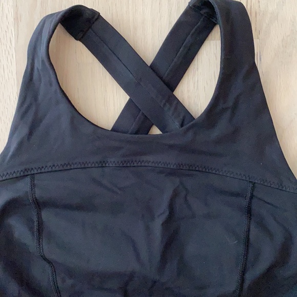 Black sleeveless Lululemon workout top - Picture 2 of 7